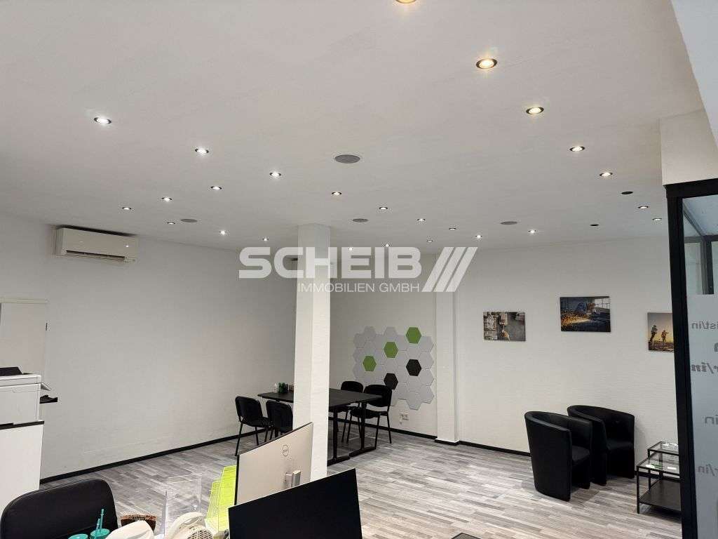 Büro in der Innenstadt - große Schaufenster