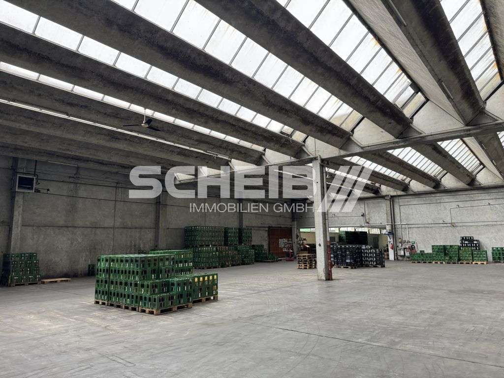 Produktionsbetrieb mit großem eingezäunten Gelände zu verkaufen