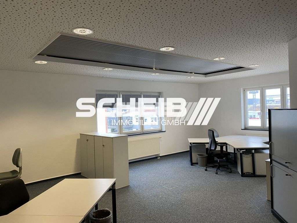 Einzelbüro im Obergeschoss - mit Aufzug -